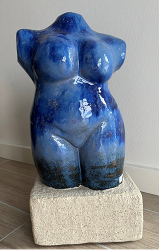 Blå buste af Pernille Ørnsø